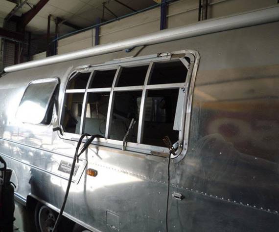 Pose dâ€™un auvent sur Airstream